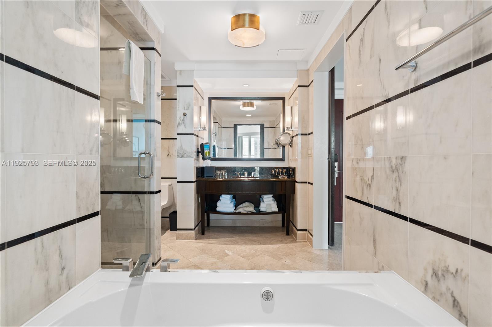 FONTAINEBLEAU III OCEAN C - Residential