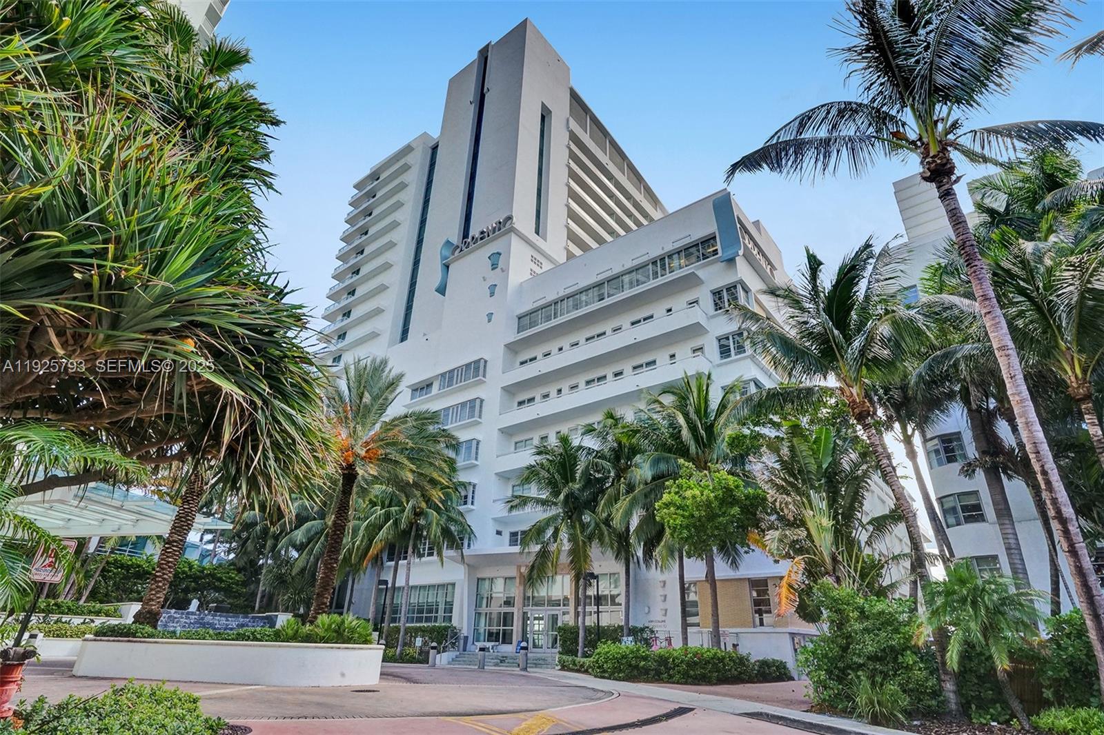 FONTAINEBLEAU III OCEAN C - Residential