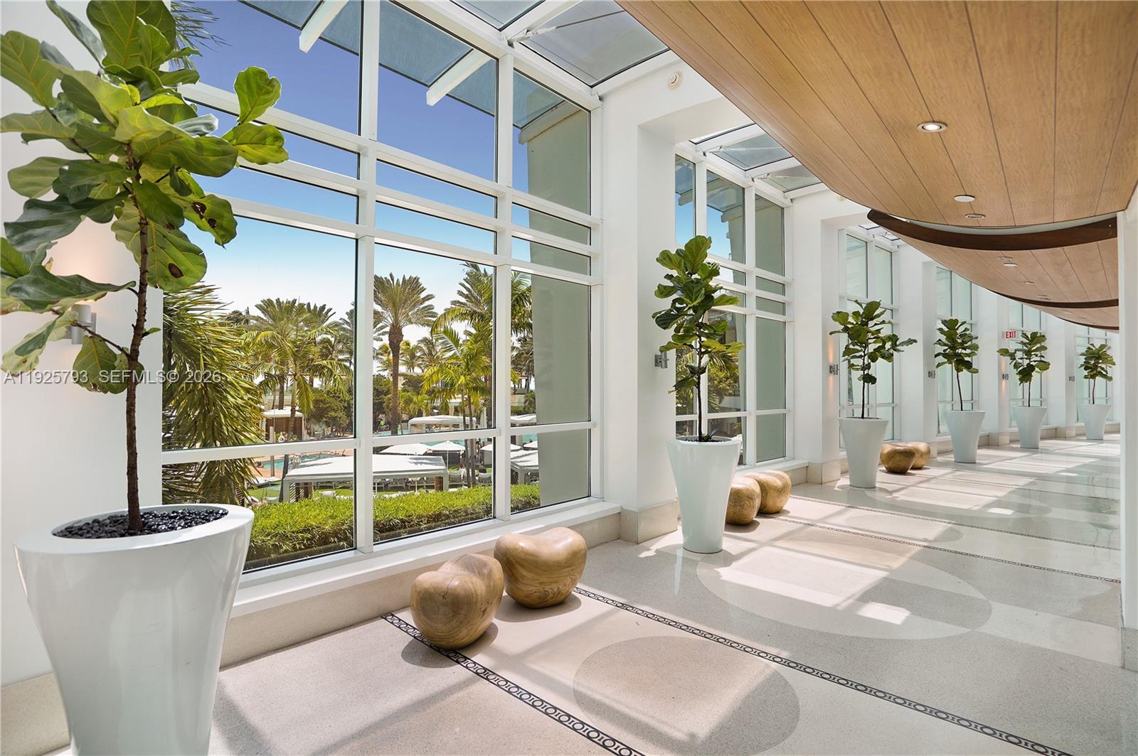 FONTAINEBLEAU III OCEAN C - Residential