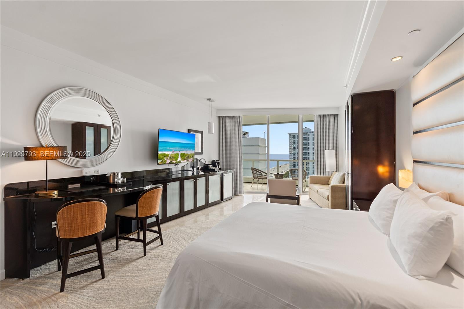 FONTAINEBLEAU III OCEAN C - Residential