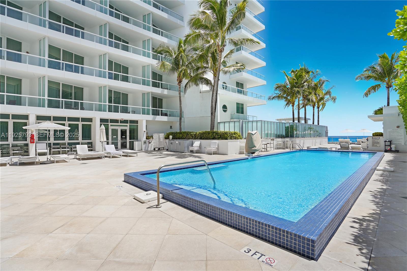 FONTAINEBLEAU III OCEAN C - Residential