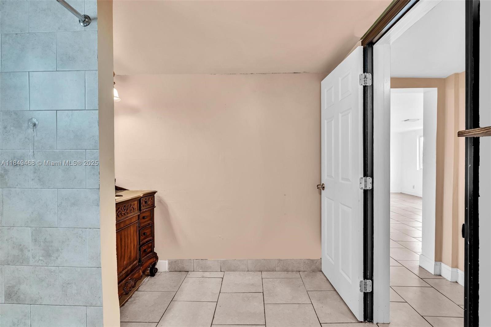 STRATHFORD HEIGHTS - Residential Lease