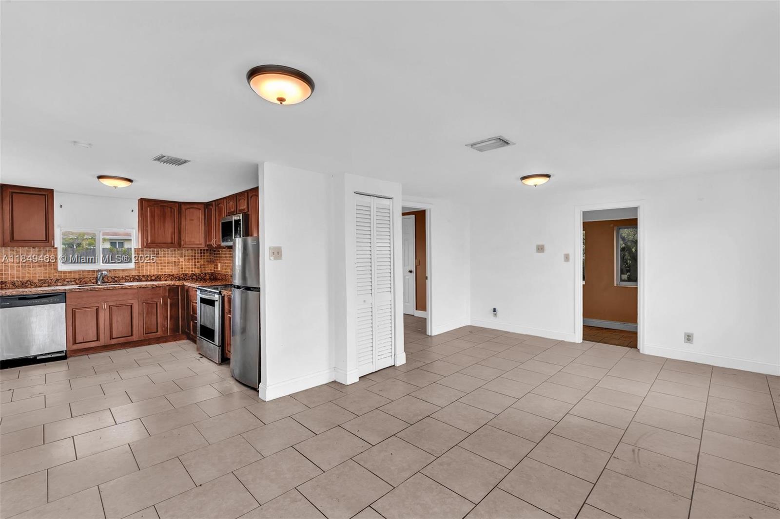 STRATHFORD HEIGHTS - Residential Lease