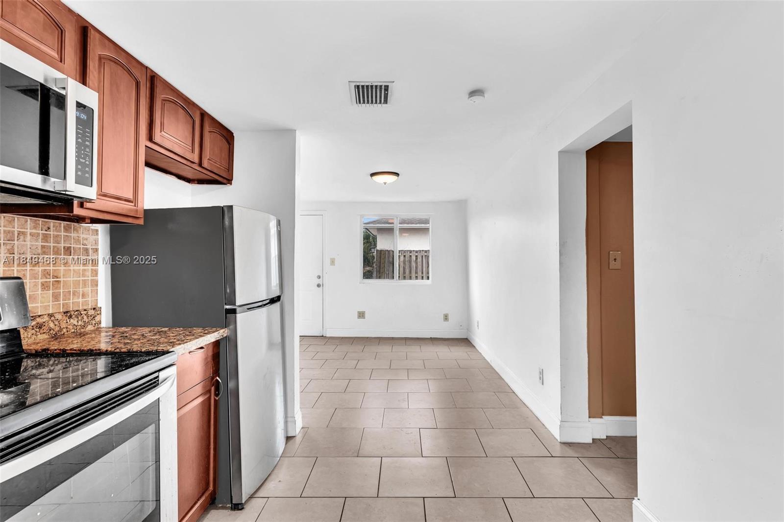 STRATHFORD HEIGHTS - Residential Lease