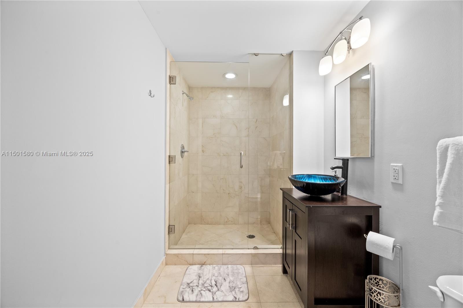 AKOYA CONDO - Residential Lease