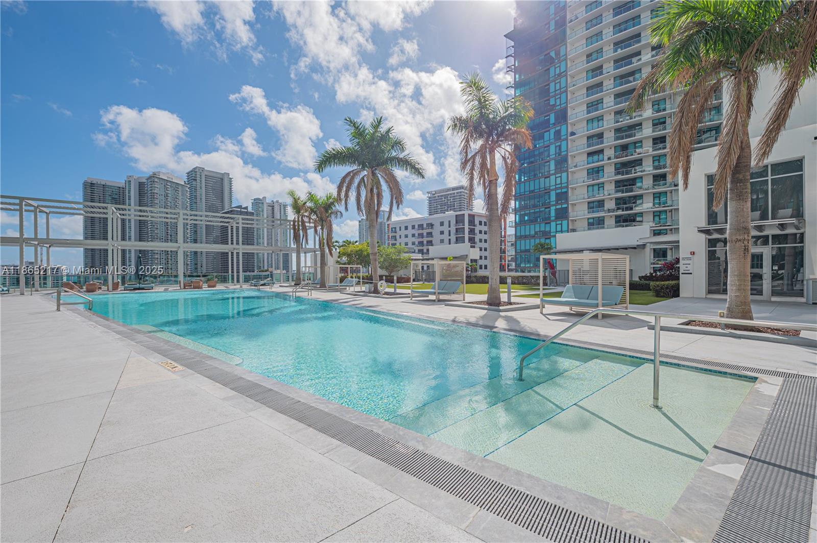 FOUR MIDTOWN MIAMI CONDO - Residential