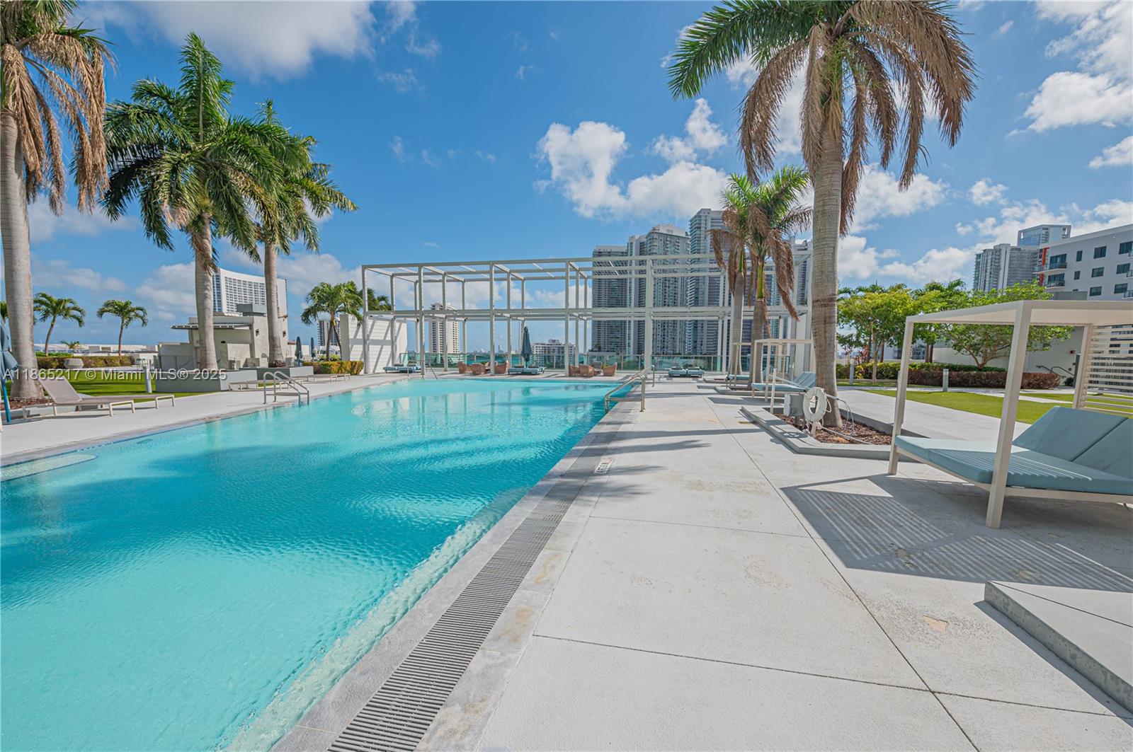 FOUR MIDTOWN MIAMI CONDO - Residential