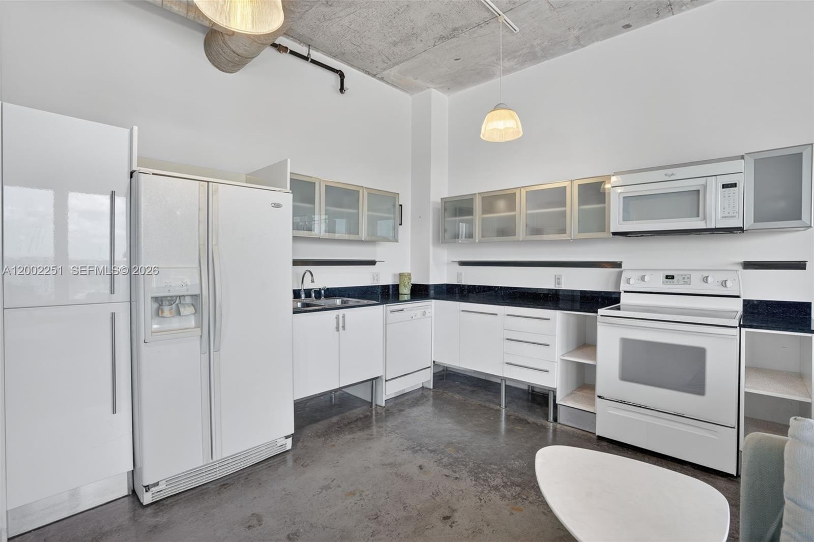 10 SW South River Dr 1410