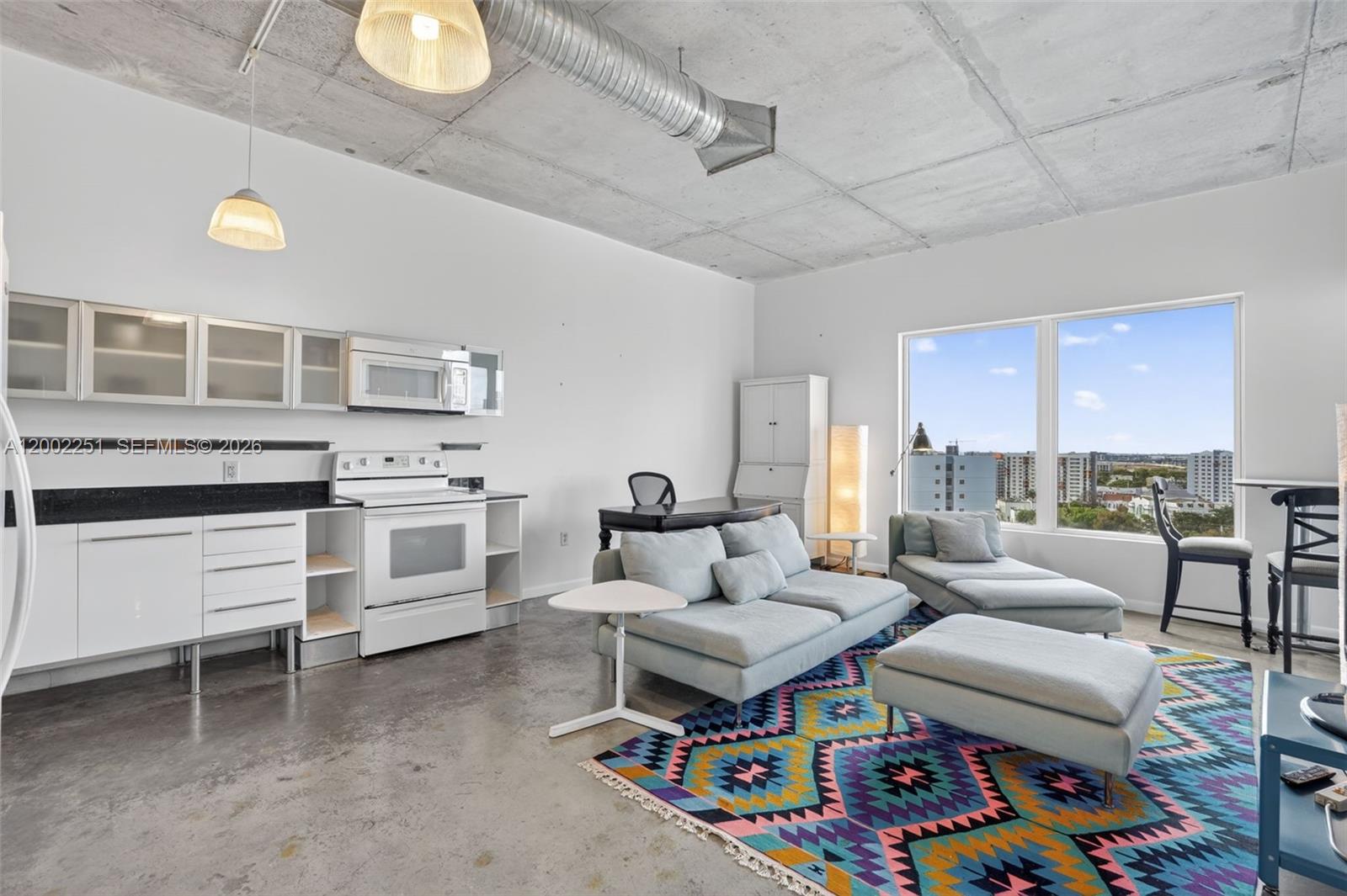 10 SW South River Dr 1410