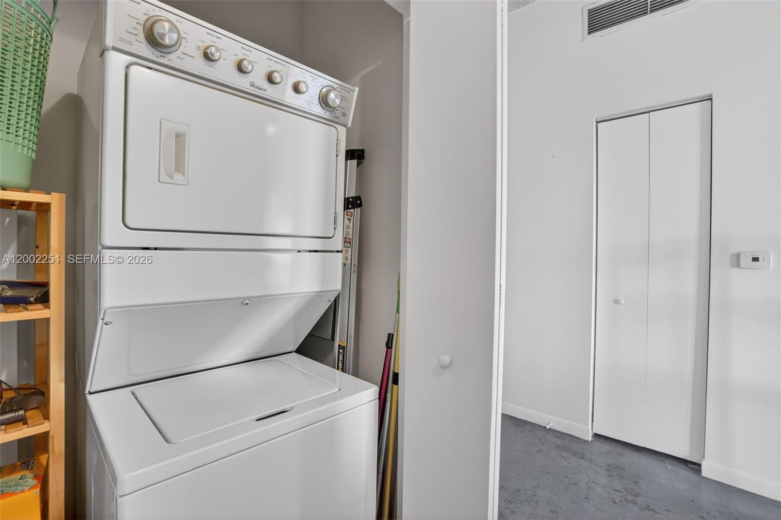 NEO CONDO - Residential Lease