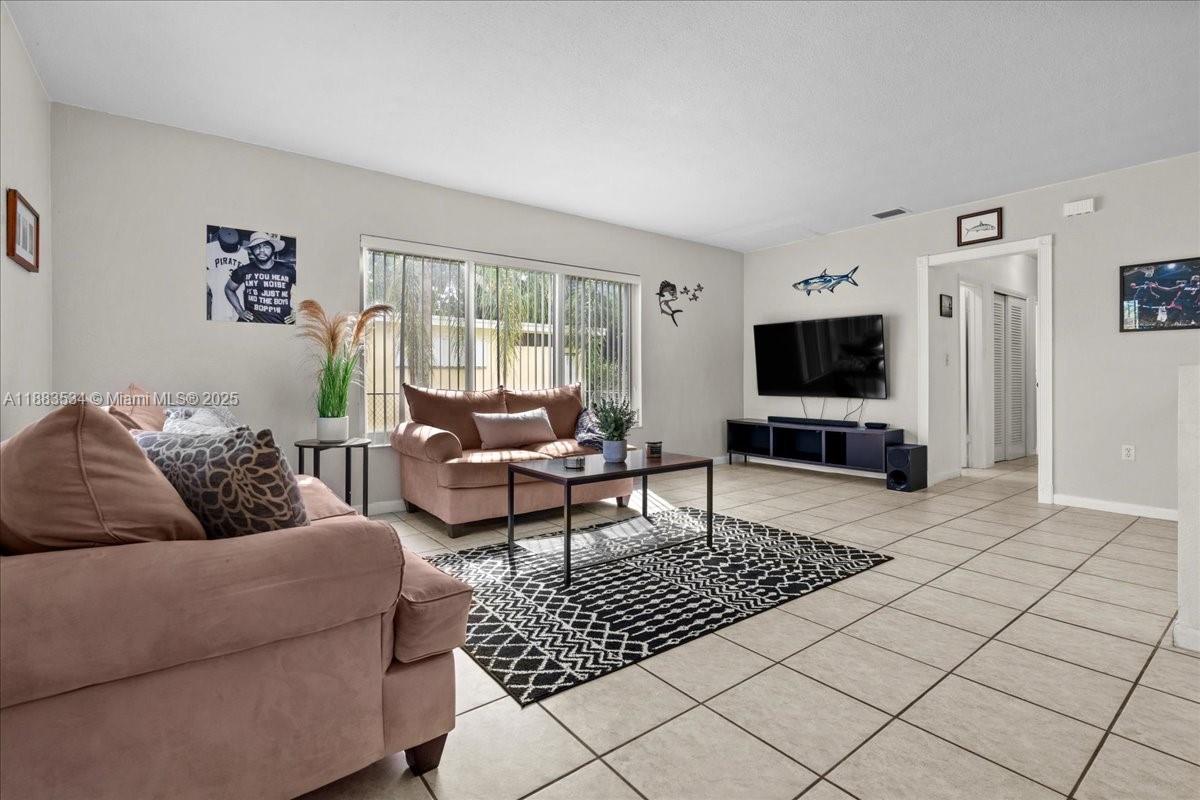 BEL-AIRE HOMES 1ST ADDN - Residential Lease
