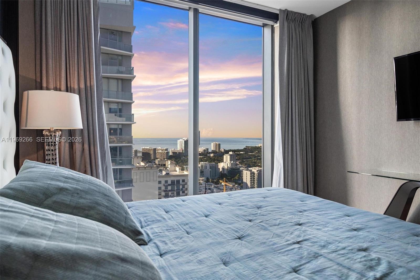 RISE CONDO - Residential