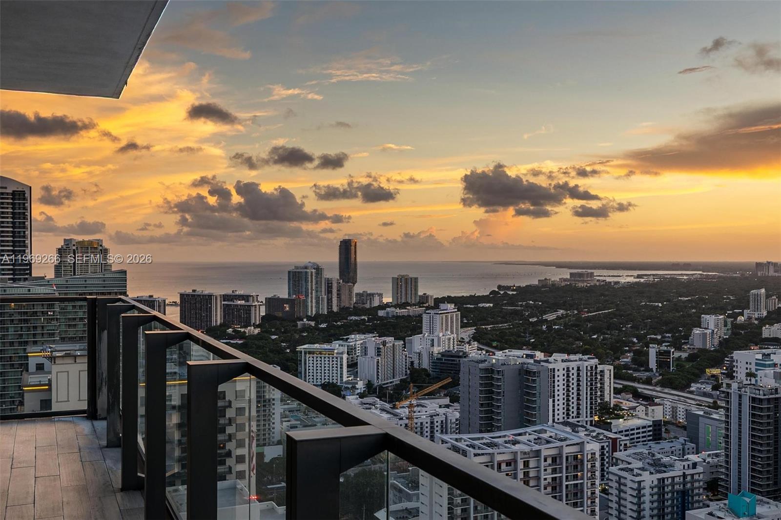 RISE CONDO - Residential