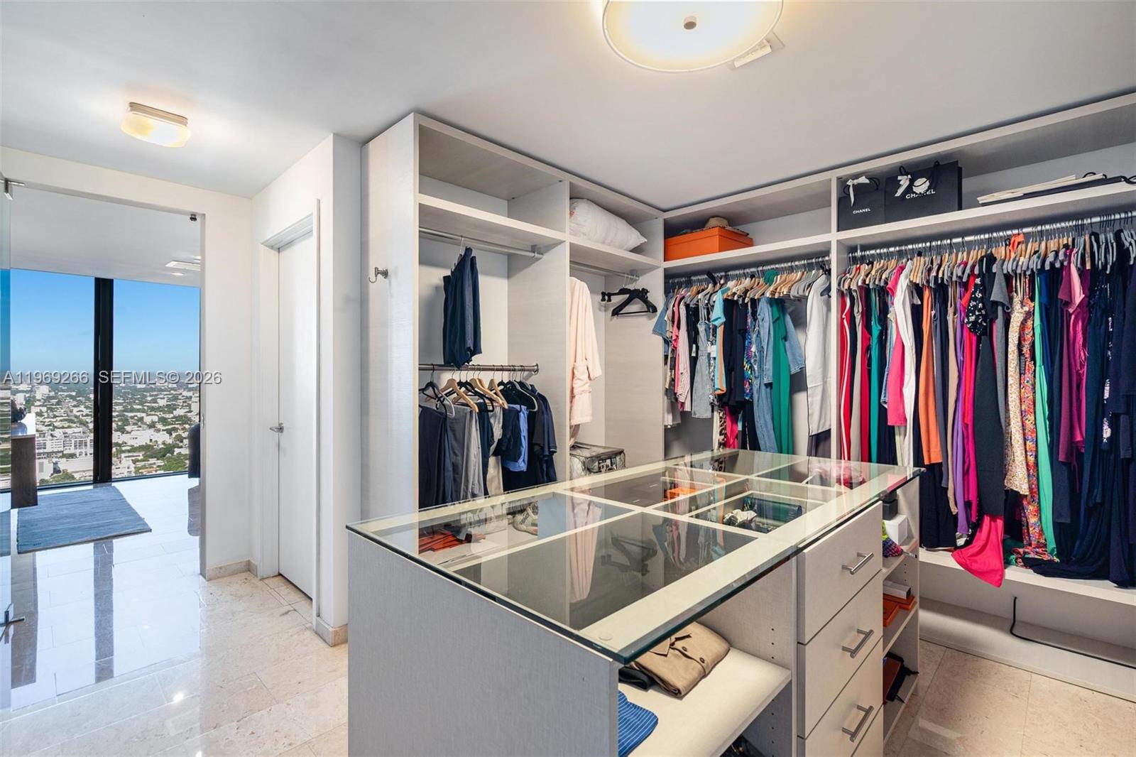 RISE CONDO - Residential