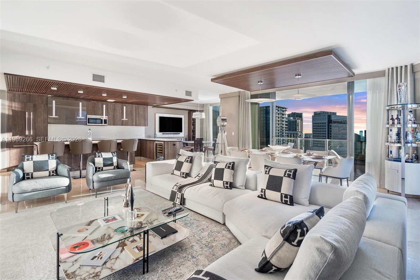 RISE CONDO - Residential