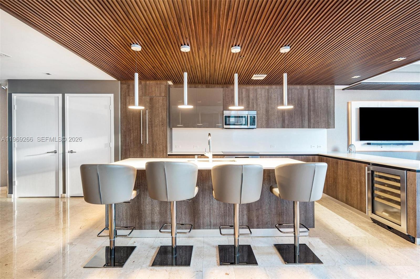 RISE CONDO - Residential