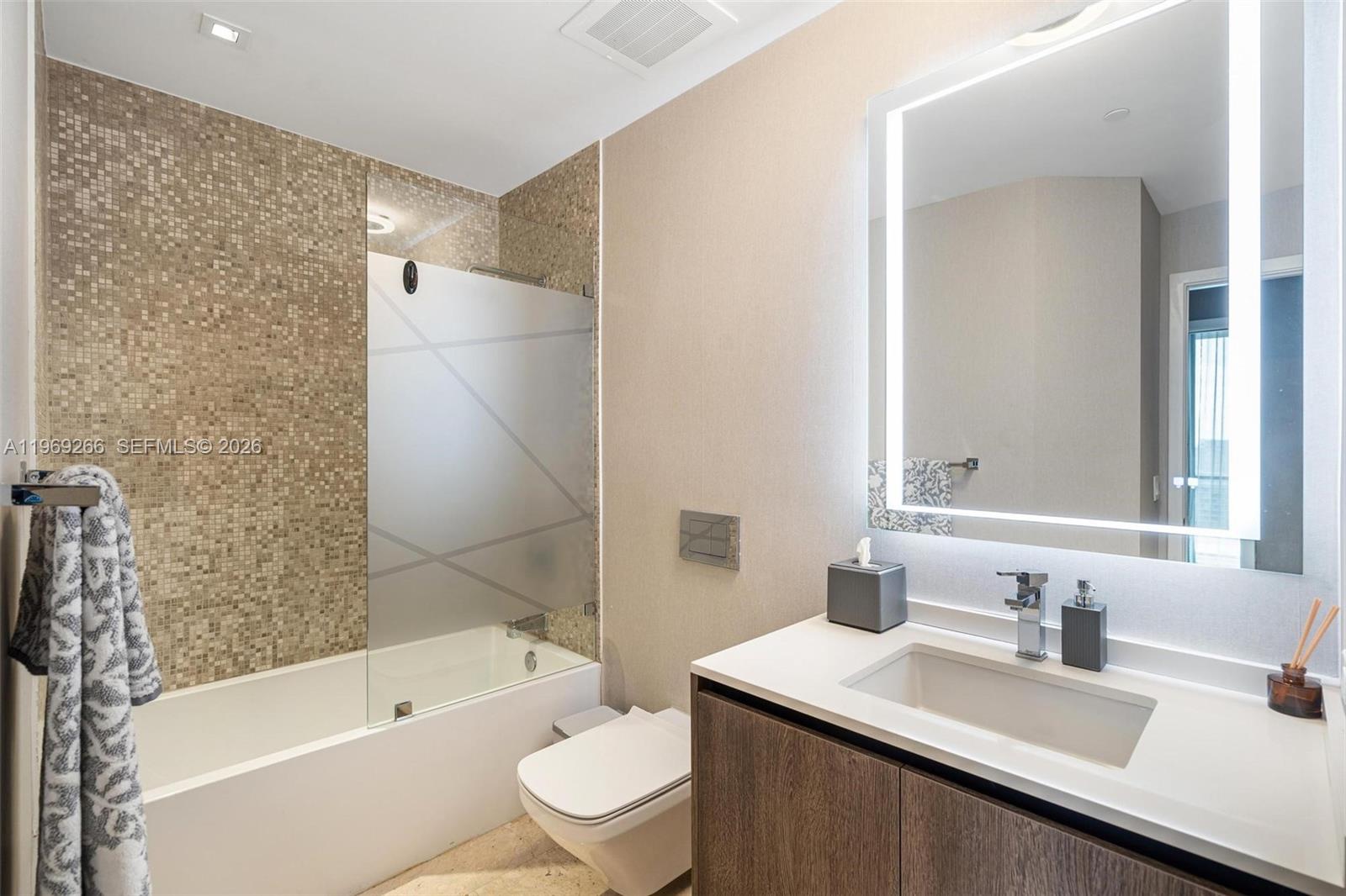 RISE CONDO - Residential