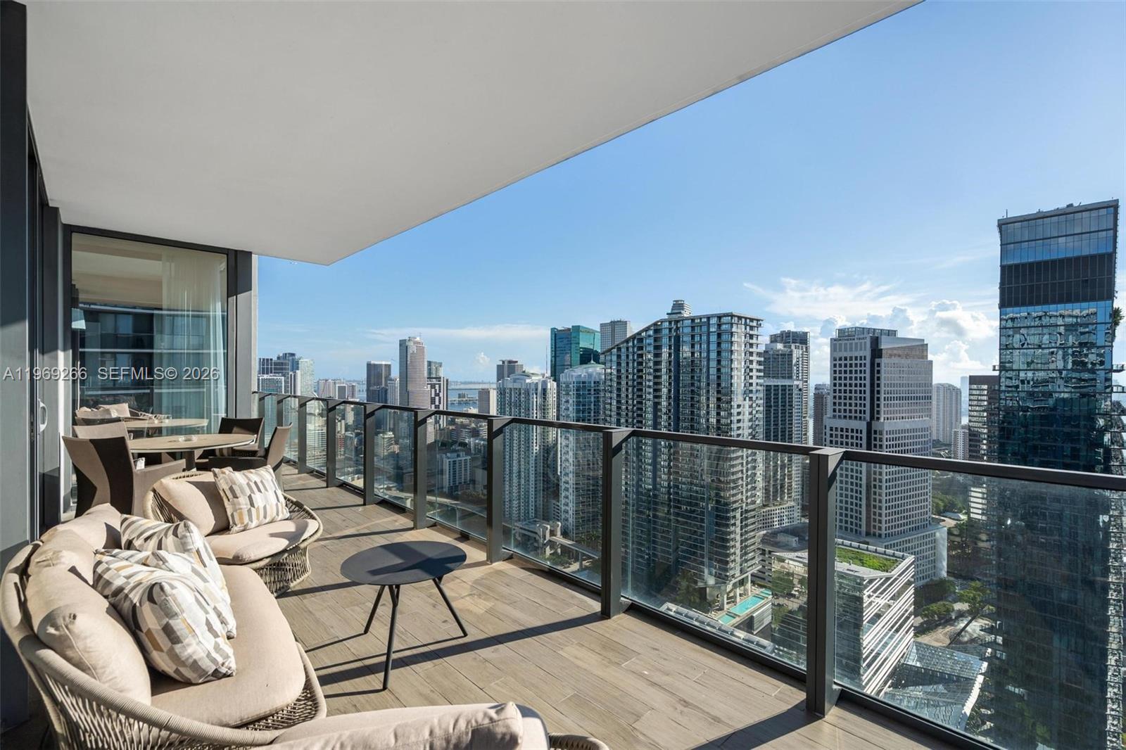 RISE CONDO - Residential