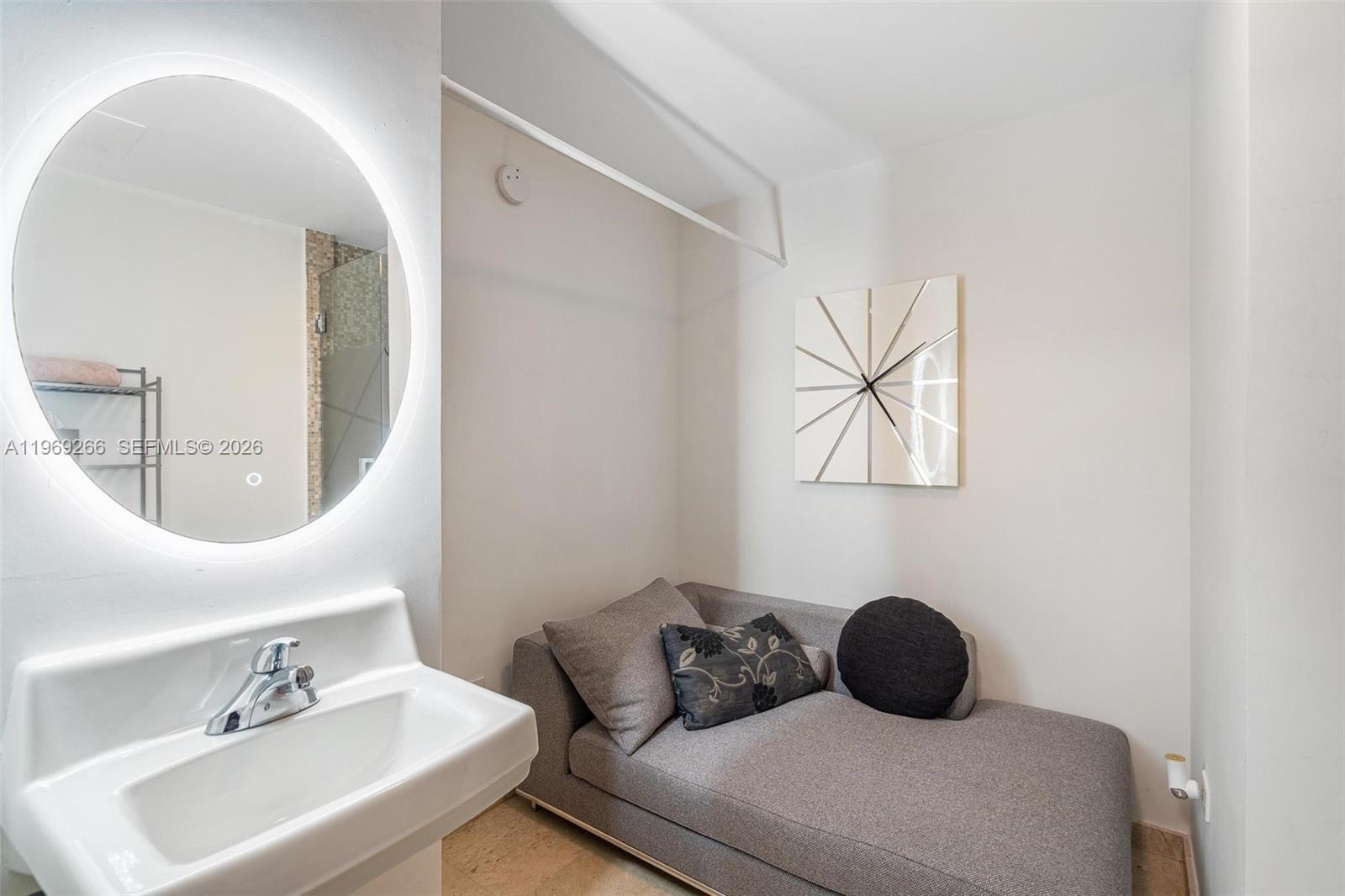 RISE CONDO - Residential