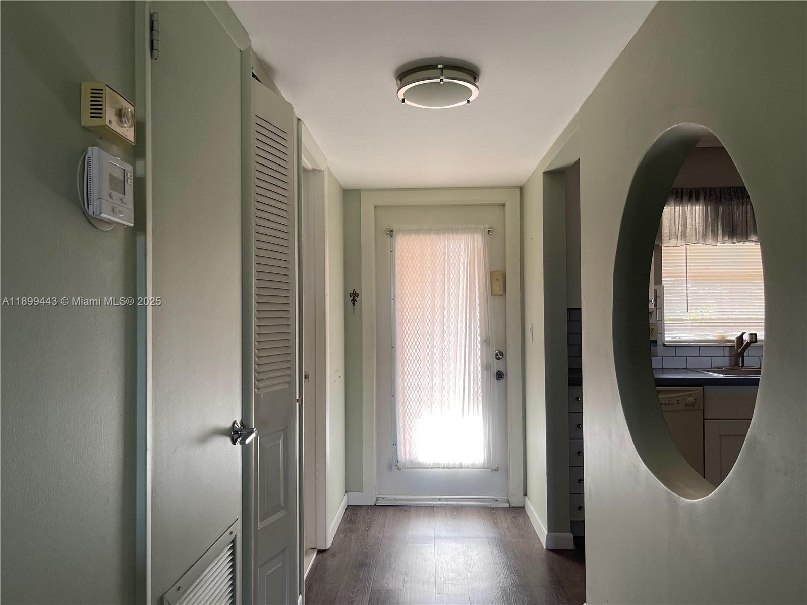 10123 Sunrise Lakes Blvd 208, Sunrise, FL, 33322/$99,000 2 10123 Sunrise Lakes Blvd 208