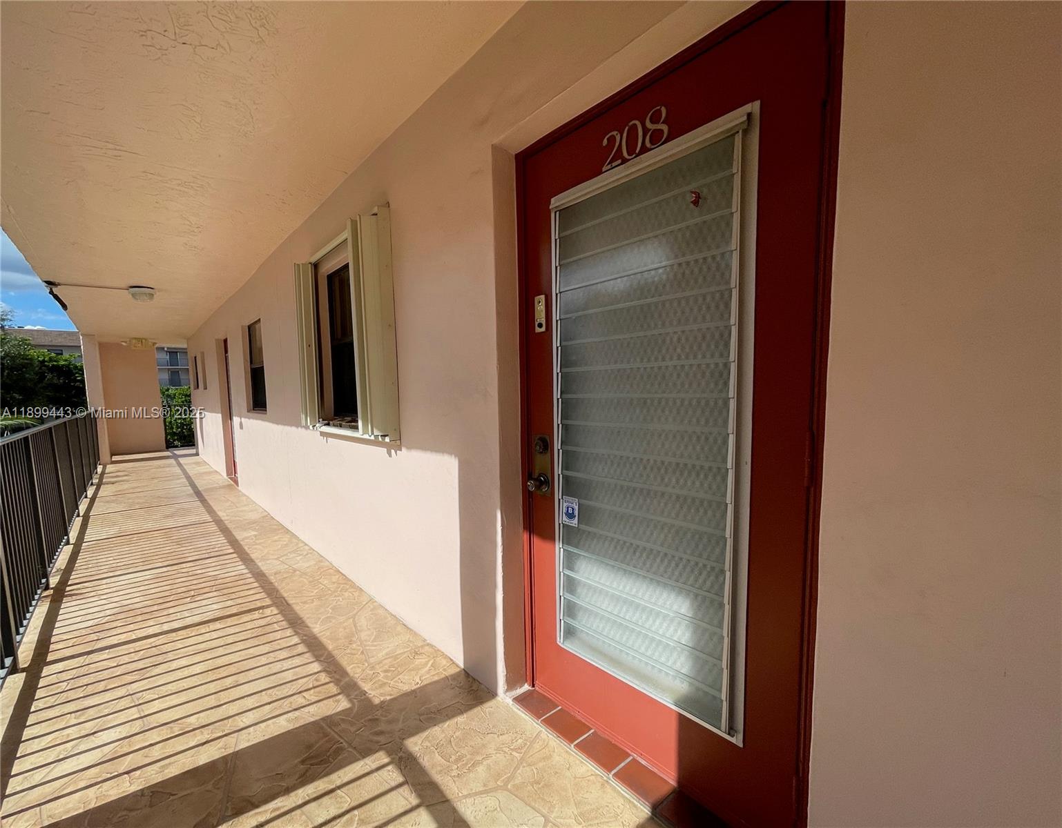 10123 Sunrise Lakes Blvd 208, Sunrise, FL, 33322/$99,000 1 10123 Sunrise Lakes Blvd 208