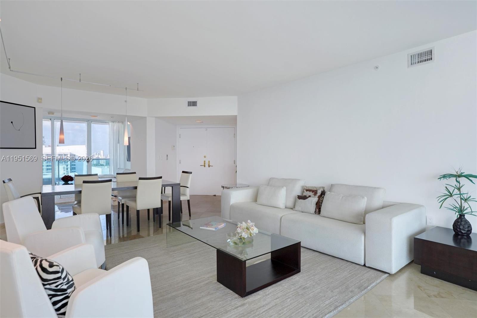 5025 Collins Ave 2107