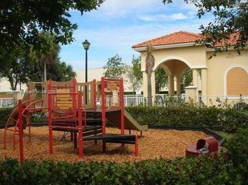 6482 Catalina Ln 6482