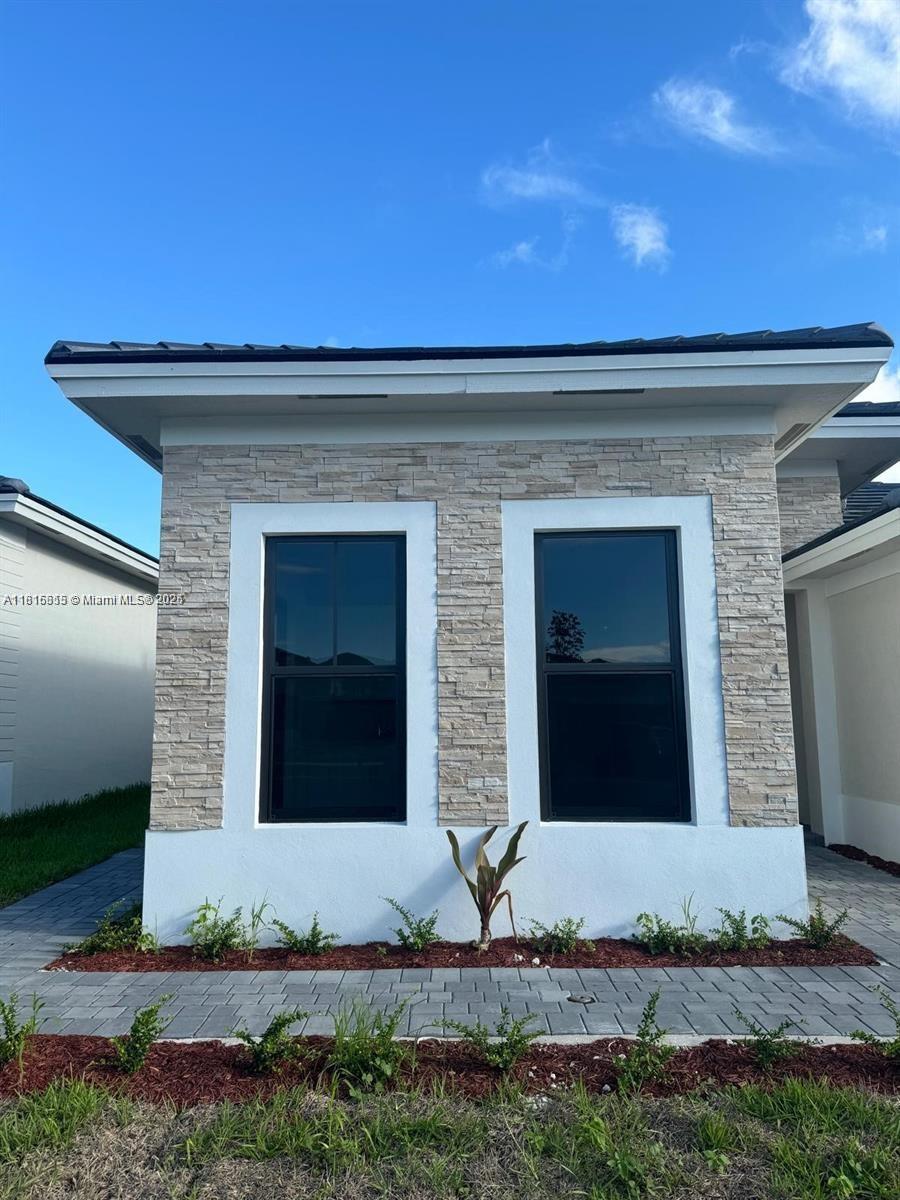 Rental Property at 14430 Sw 18th St, Miami, Broward County, Florida - Bedrooms: 1 
Bathrooms: 1  - $2,450 MO.