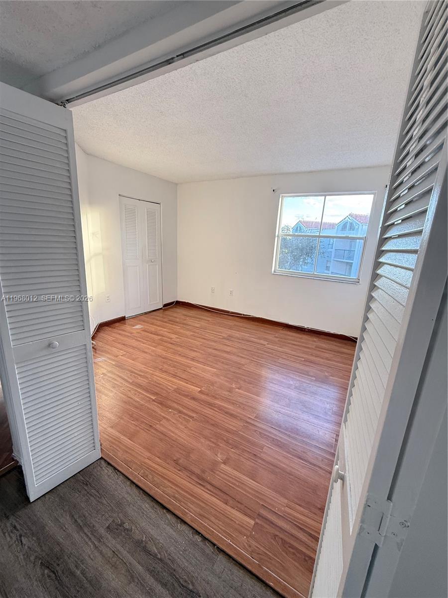 MEDITERRANEAN VILLAS COND - Residential