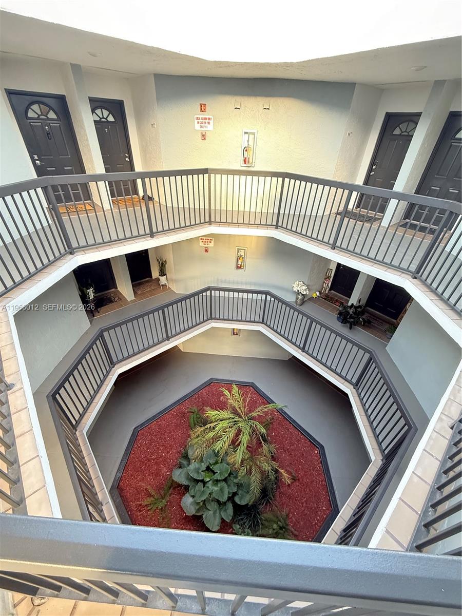 MEDITERRANEAN VILLAS COND - Residential