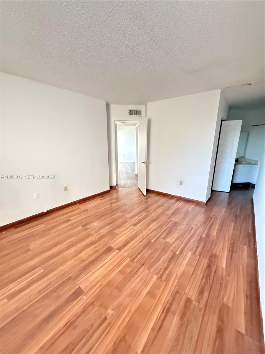 MEDITERRANEAN VILLAS COND - Residential