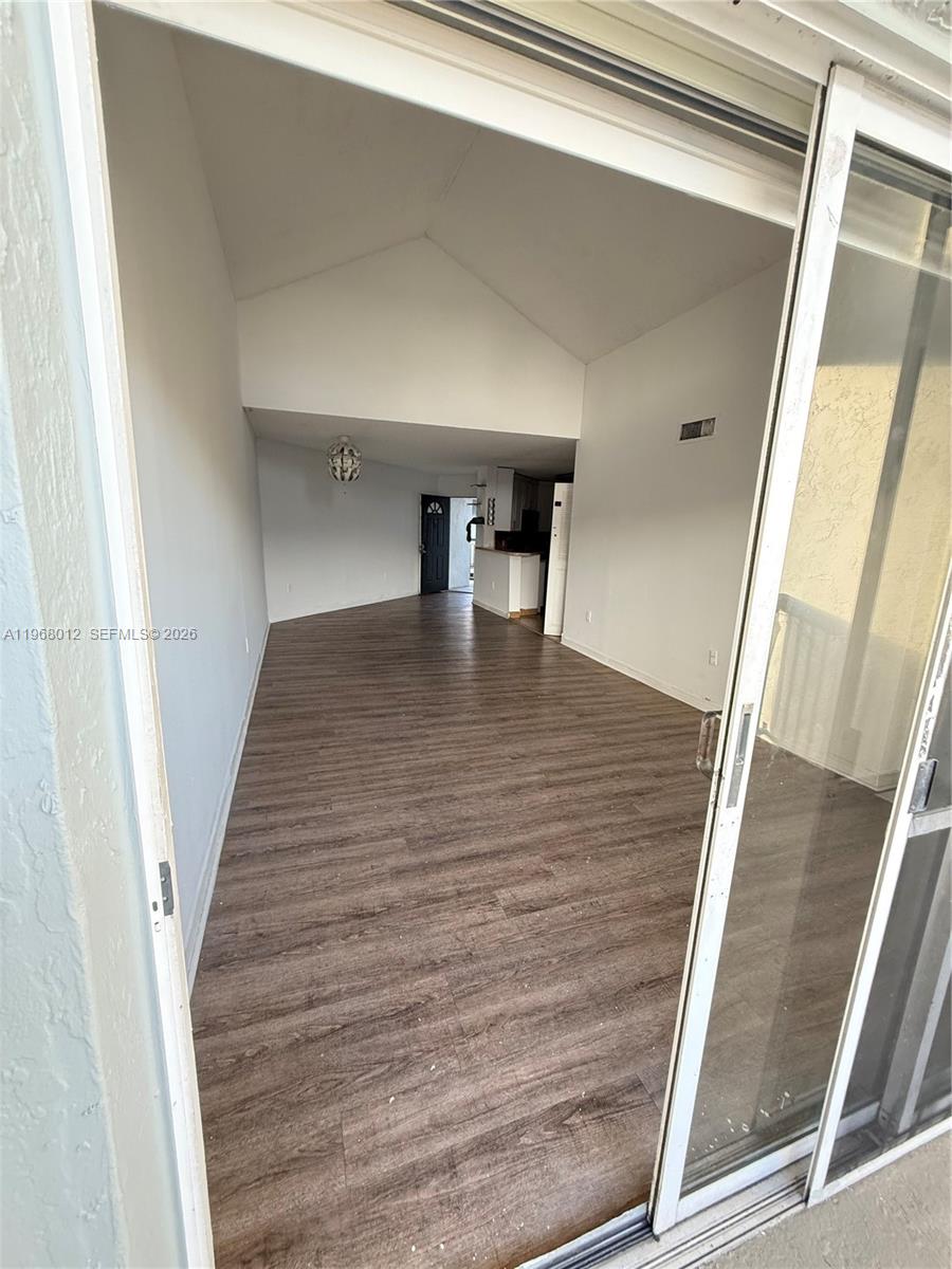 MEDITERRANEAN VILLAS COND - Residential