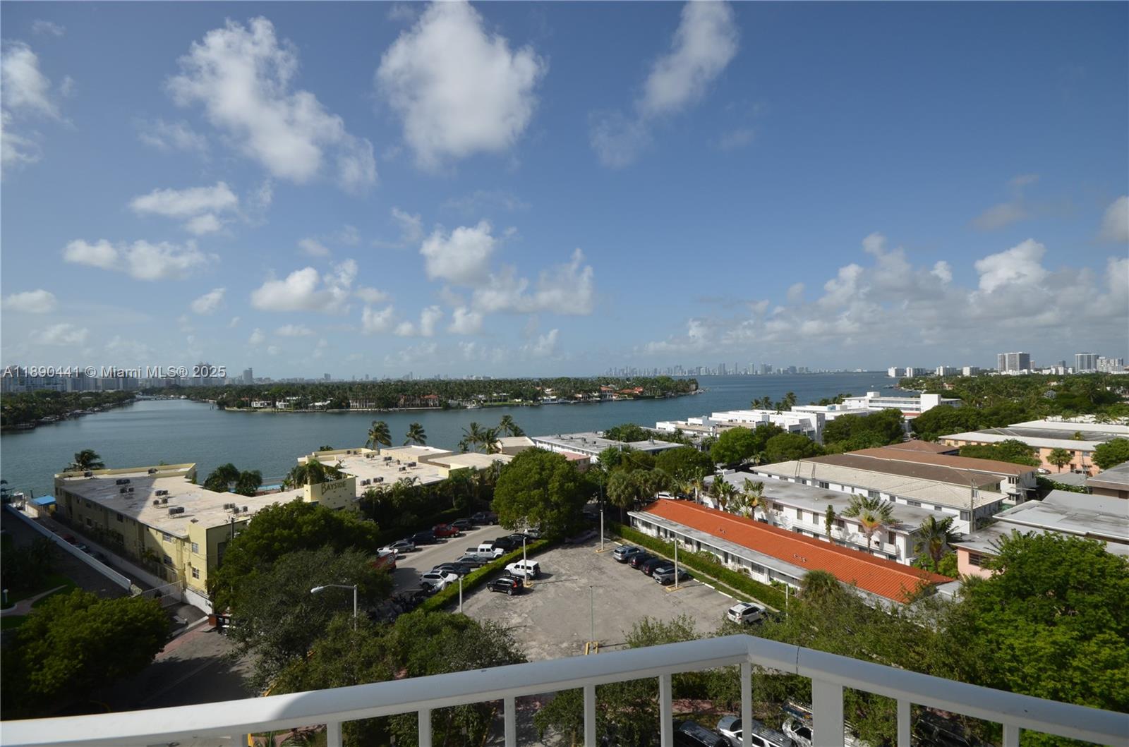 6900 Bay Dr 9D, Miami Beach, FL, 33141/$270,000 3 6900 Bay Dr 9D