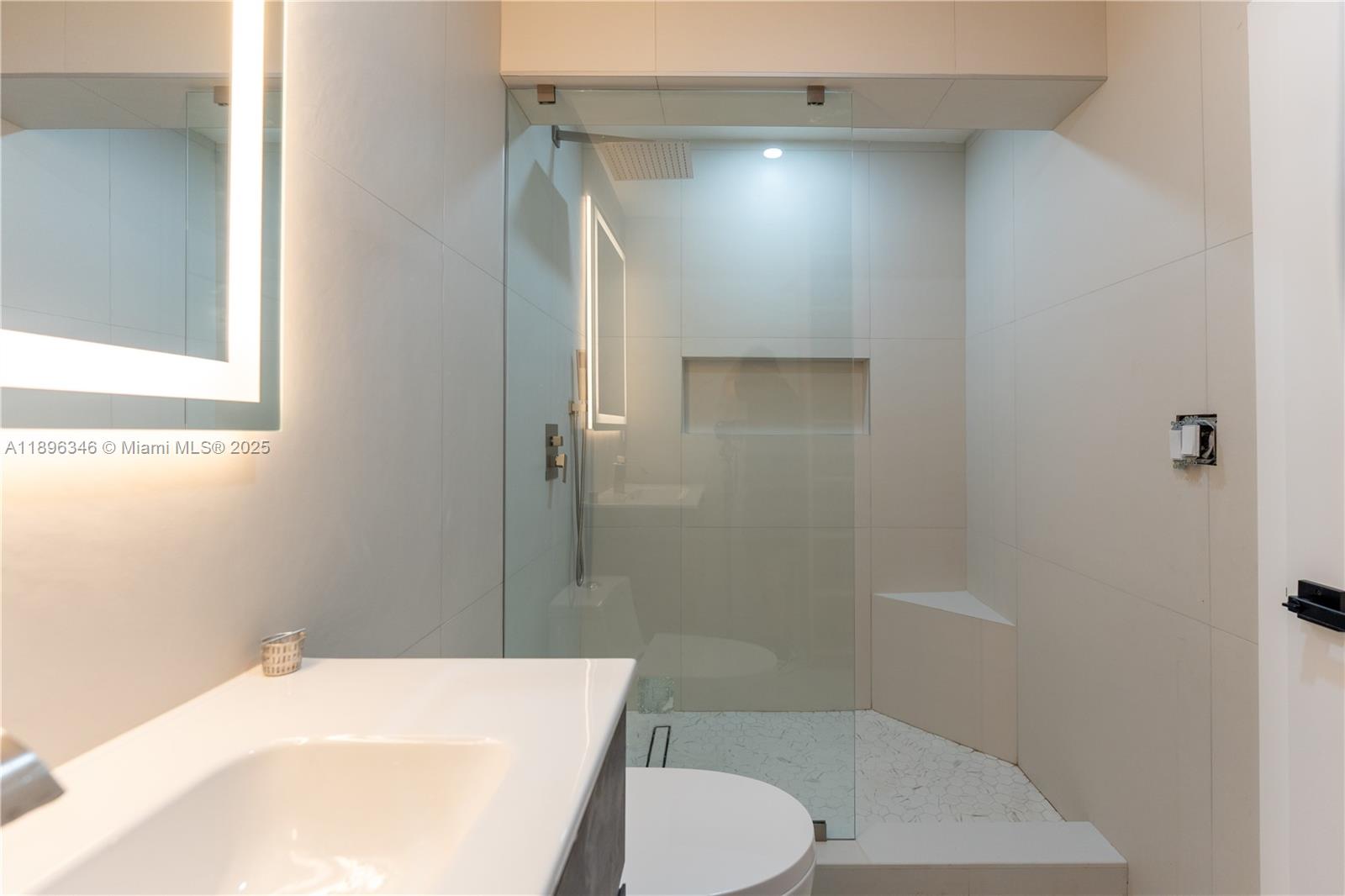 NAUTILUS SUB - Residential Lease