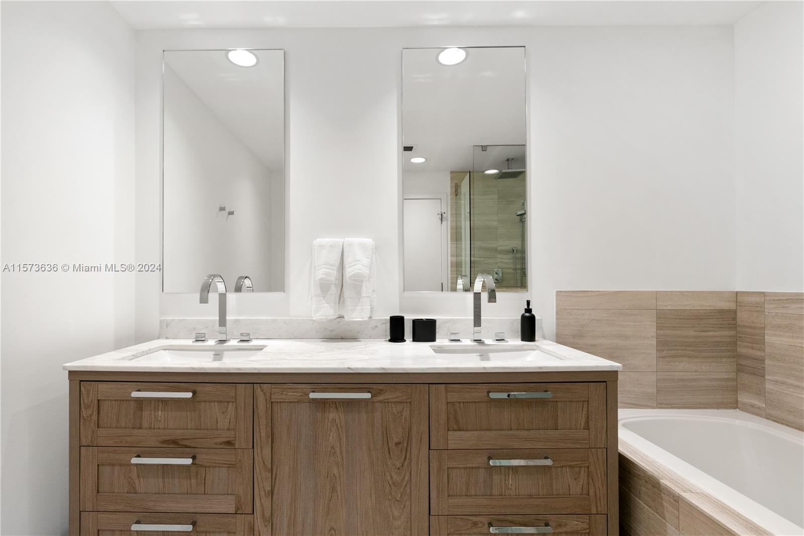OCEANA KEY BISCAYNE CONDO - Residential Lease