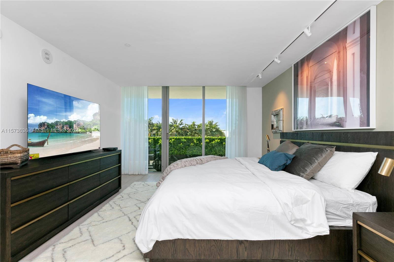OCEANA KEY BISCAYNE CONDO - Residential Lease