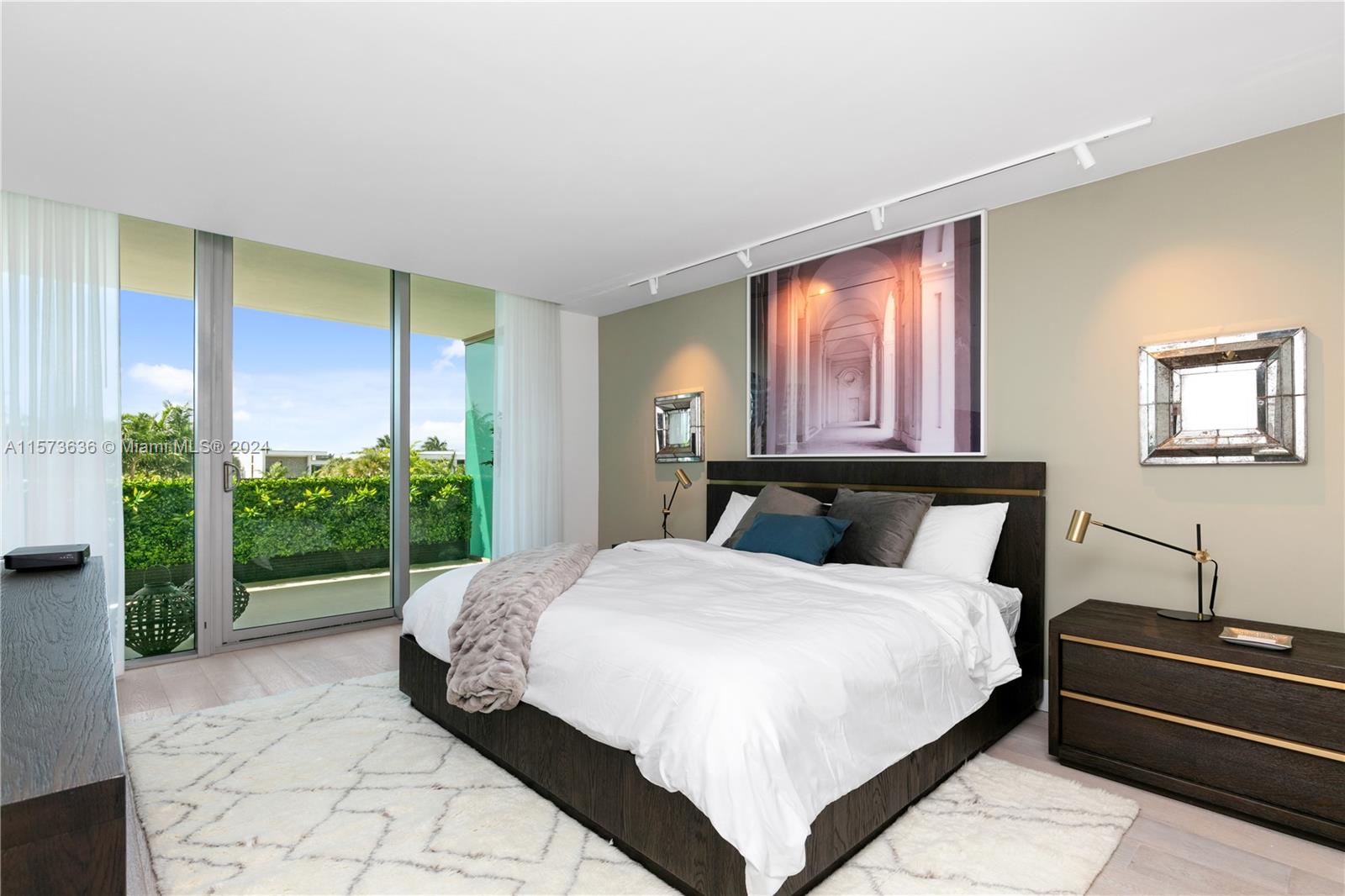 OCEANA KEY BISCAYNE CONDO - Residential Lease