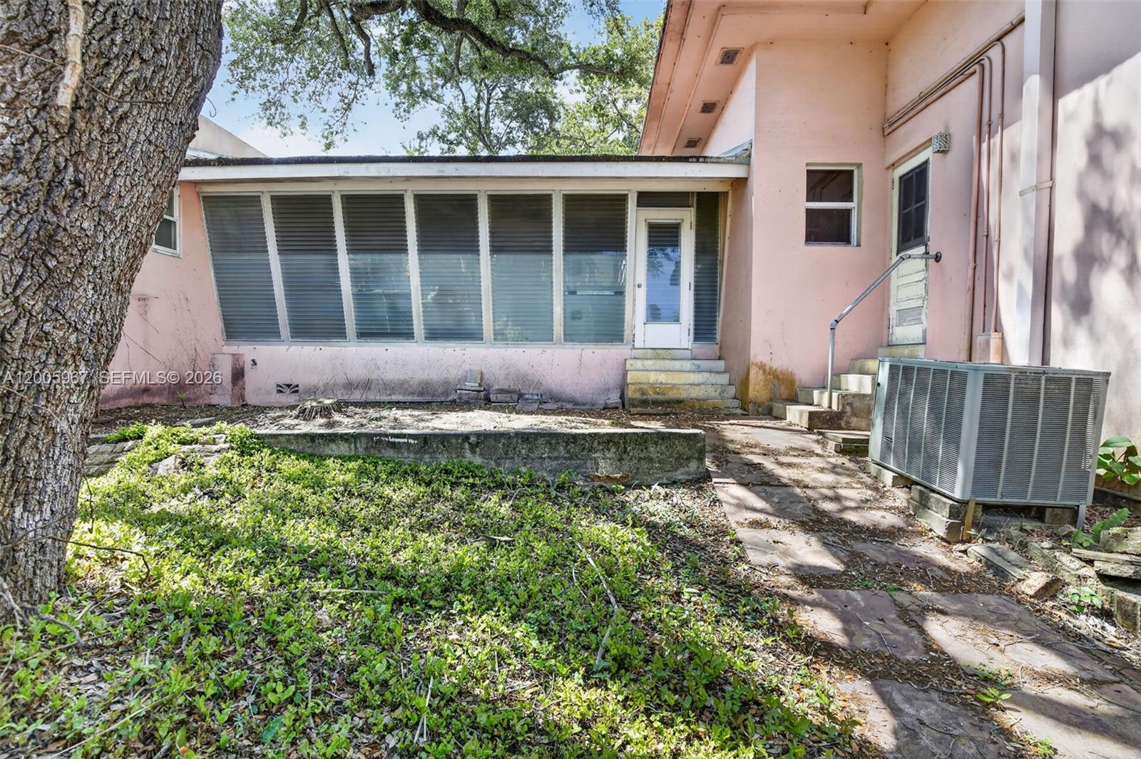 TARPON RIVER - Residential Income