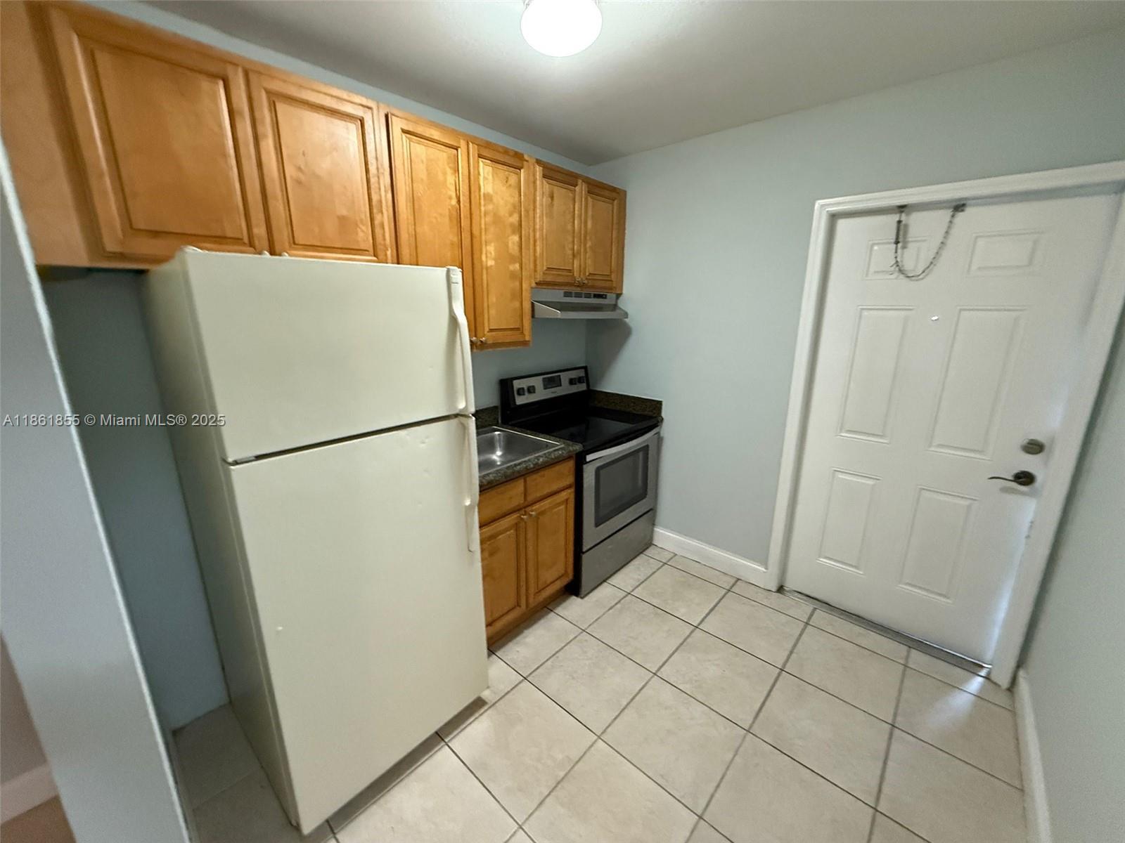 SUNDANCE AT PLANTATION CO - Residential Lease