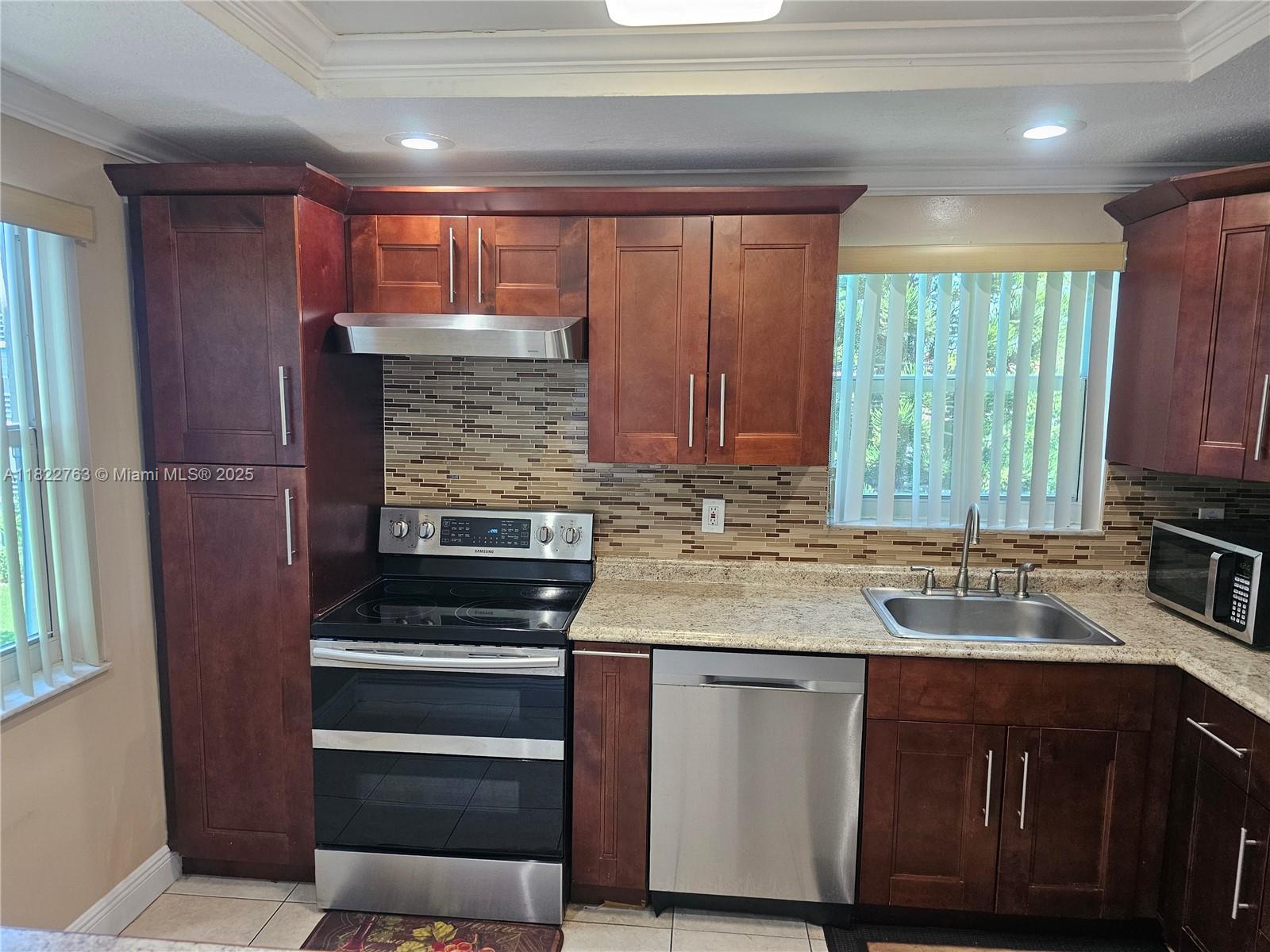 LAS VISTAS F IN INVERRARY - Residential