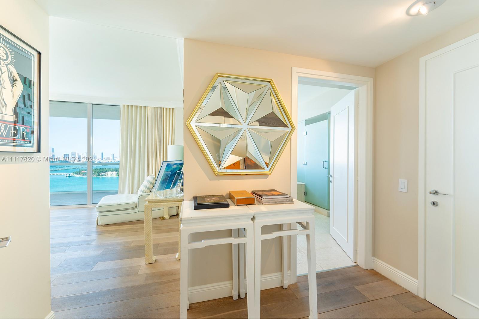 ICON CONDO - Residential