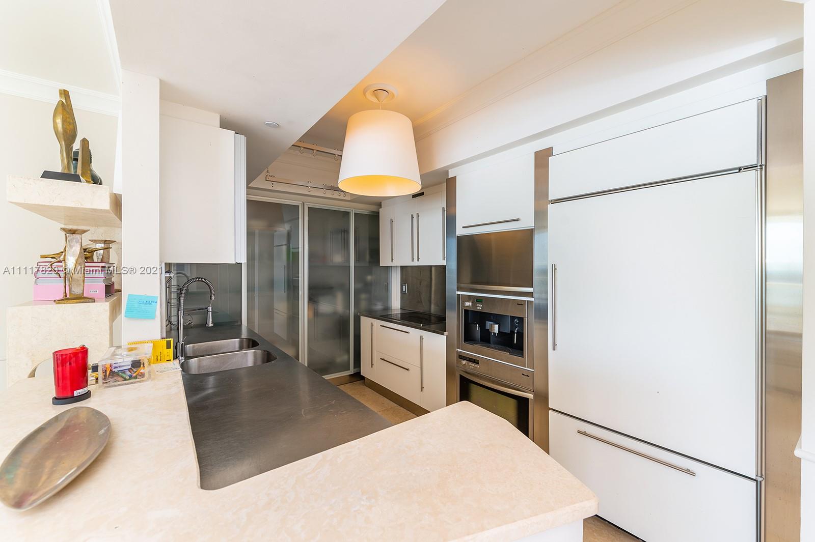 ICON CONDO - Residential