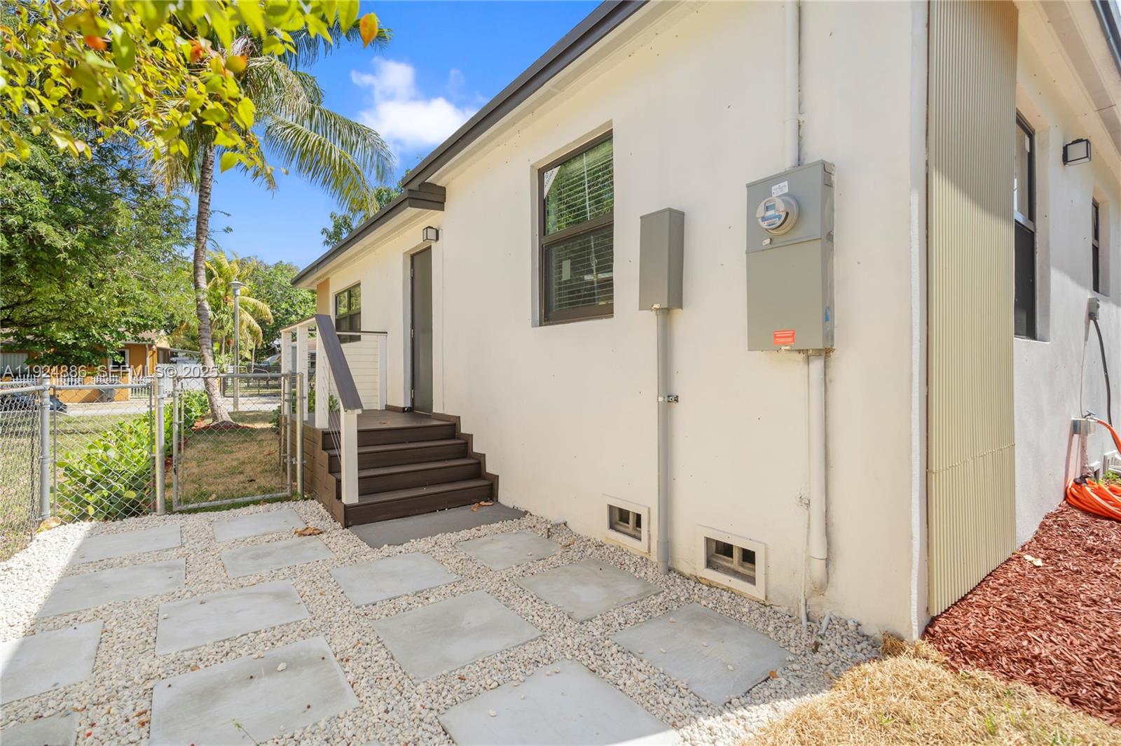 OVERBROOK SHORES NO 3 - Residential Lease