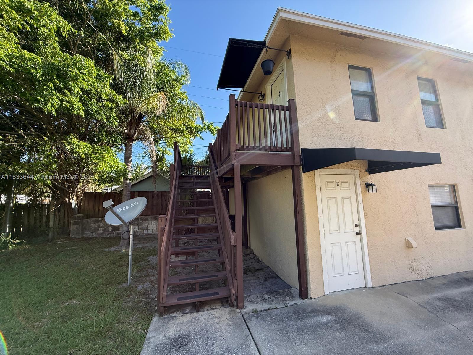 NORTH PALM BCH 3 - Residential Lease