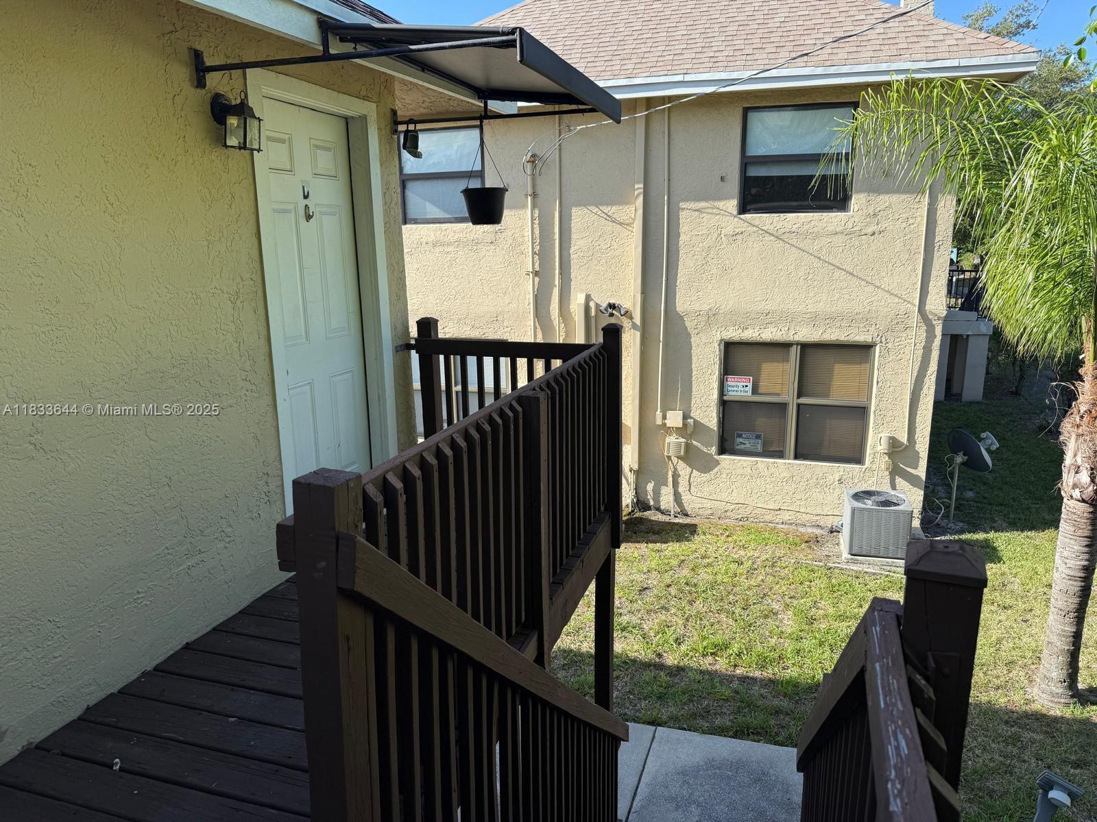 NORTH PALM BCH 3 - Residential Lease