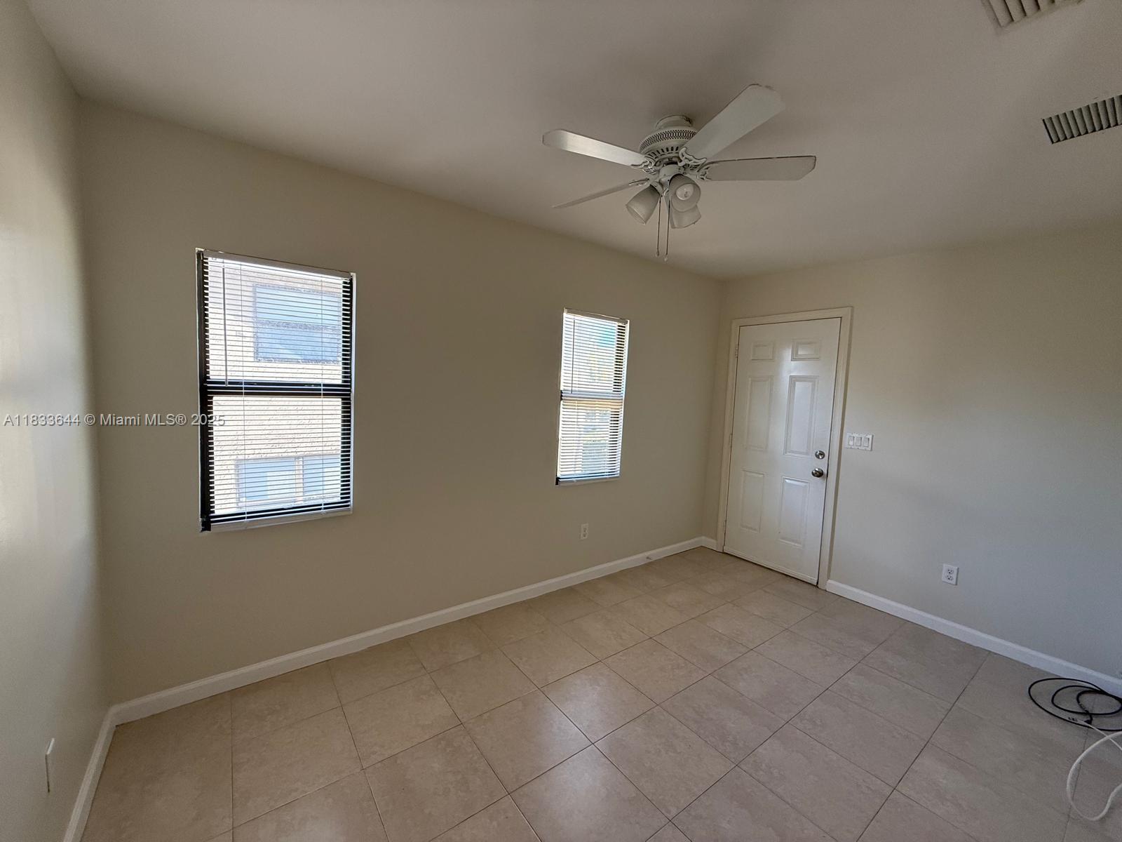 NORTH PALM BCH 3 - Residential Lease