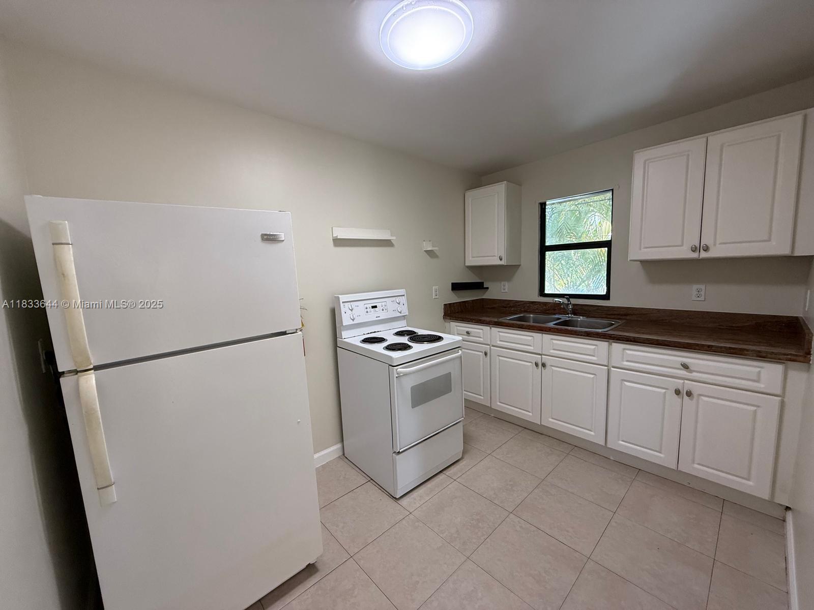 NORTH PALM BCH 3 - Residential Lease