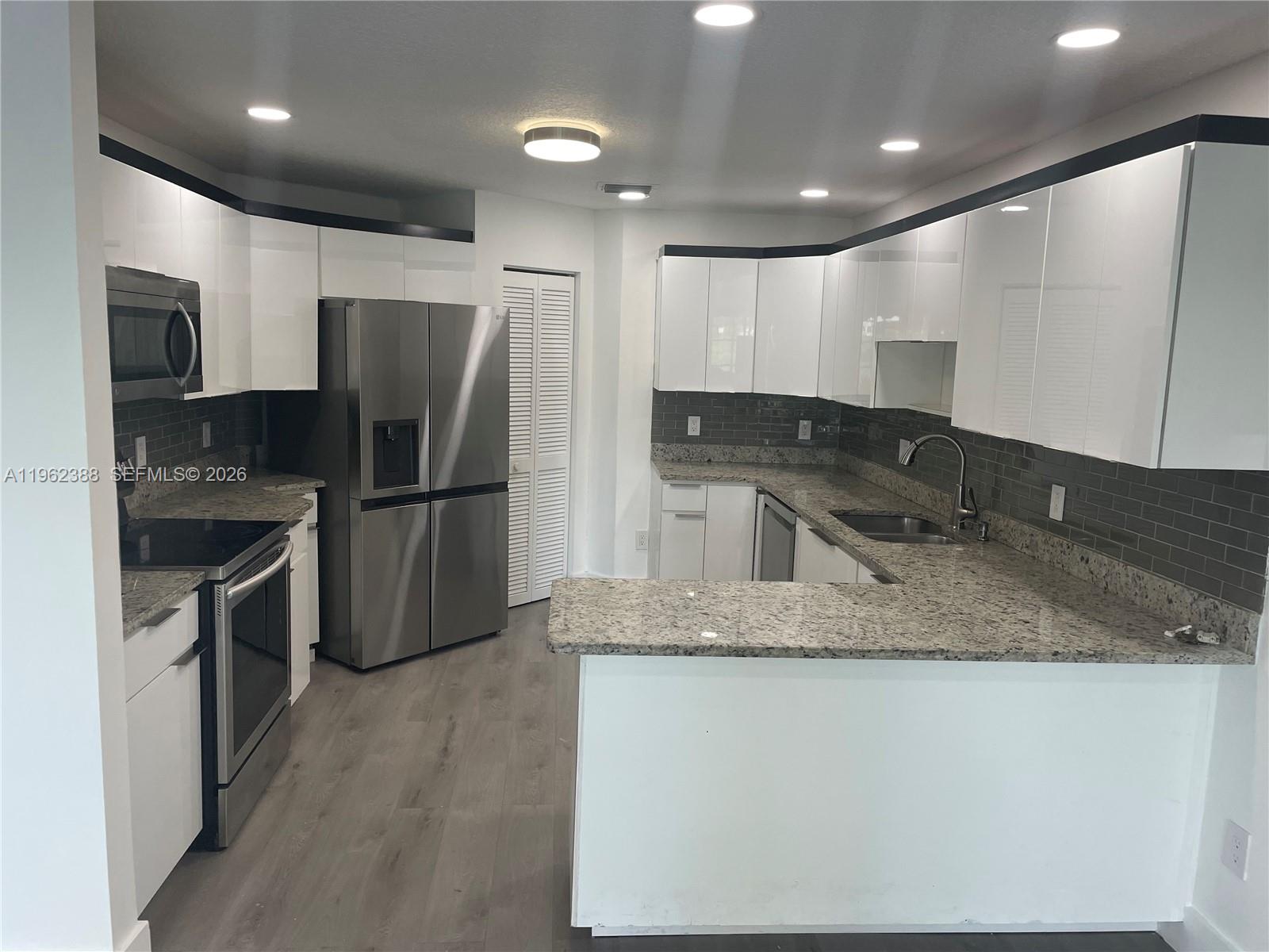 AMEND PLAT ROYAL SINGAPOR - Residential