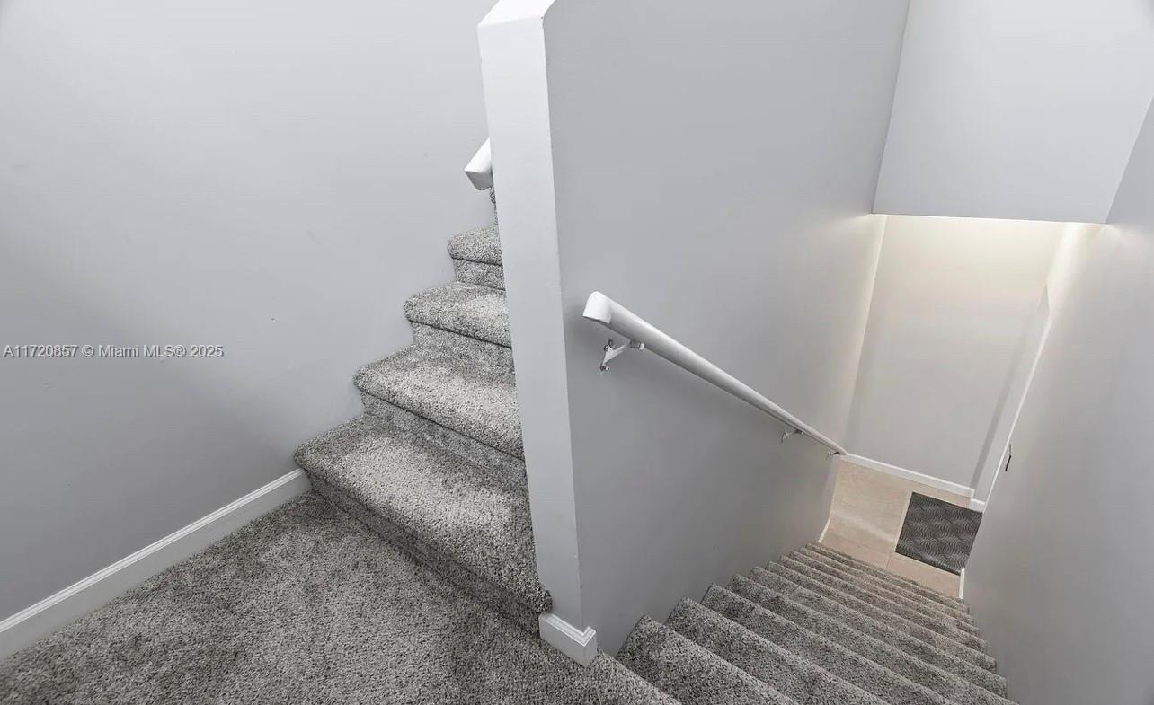 RIVER OAKS - Residential Lease