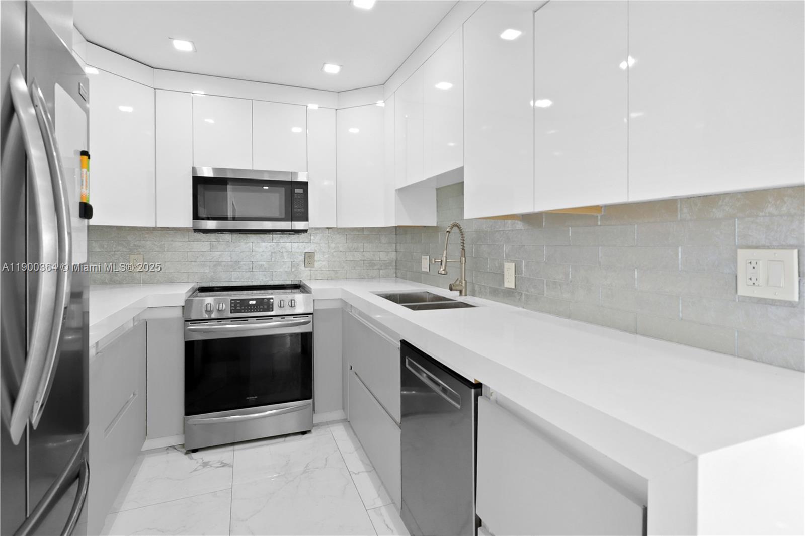 AVENTURA ELDORADO CONDO - Residential